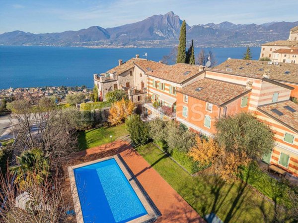 appartamento in vendita a Torri del Benaco in zona Albisano