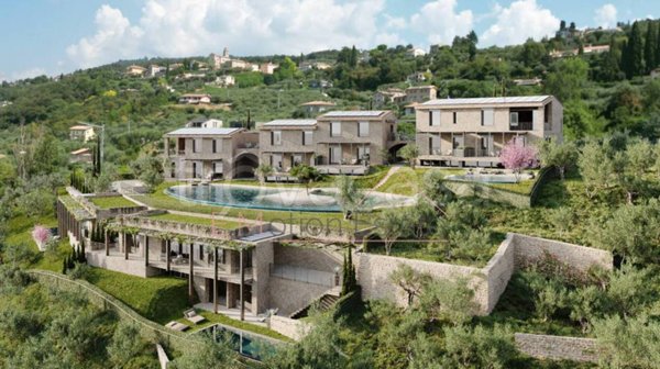 casa indipendente in vendita a Torri del Benaco