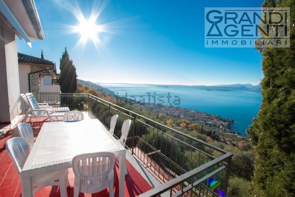 casa indipendente in vendita a Torri del Benaco in zona Albisano