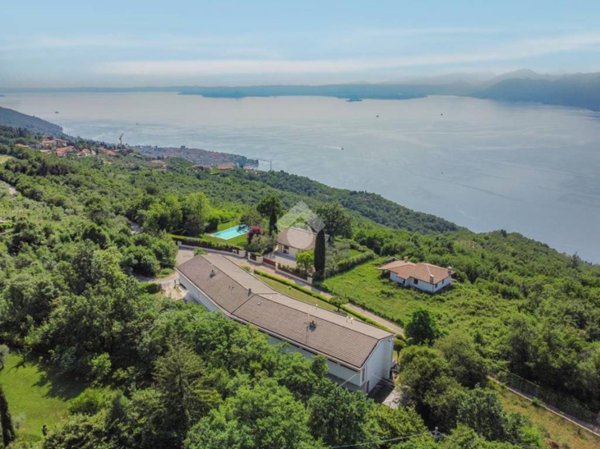 appartamento in vendita a Torri del Benaco