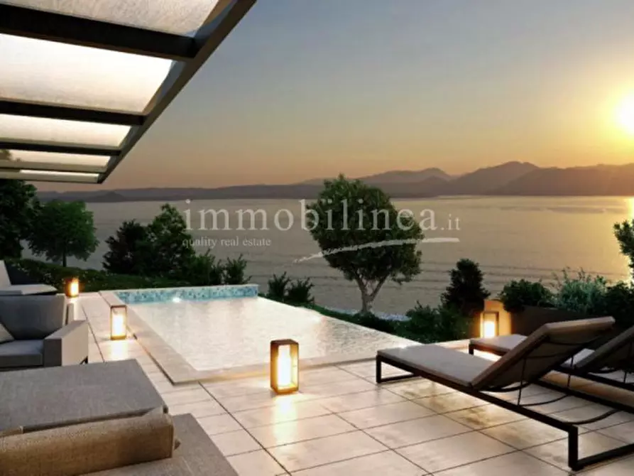 casa indipendente in vendita a Torri del Benaco