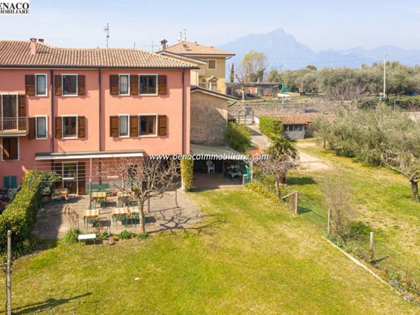 casa indipendente in vendita a Torri del Benaco in zona Albisano
