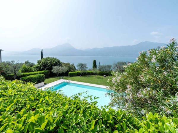 appartamento in vendita a Torri del Benaco in zona Pai