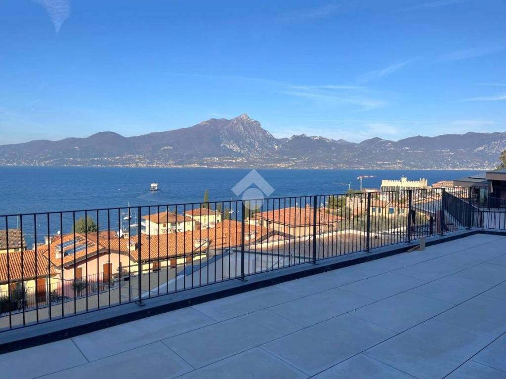 appartamento in vendita a Torri del Benaco