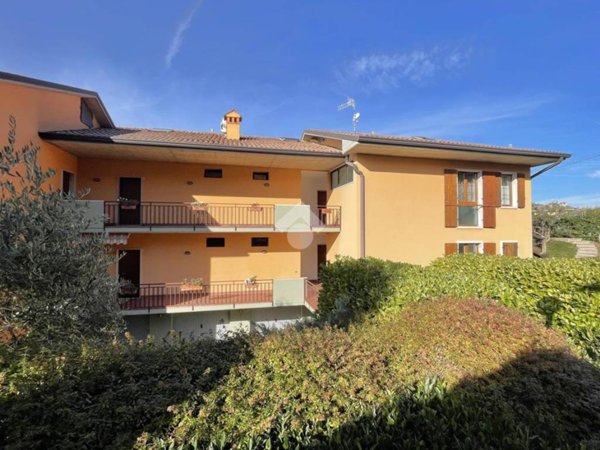 appartamento in vendita a Torri del Benaco in zona Albisano