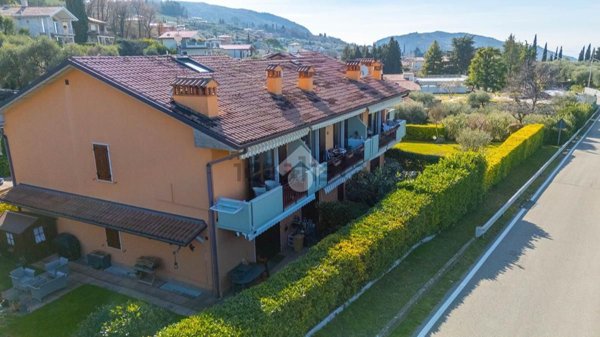 appartamento in vendita a Torri del Benaco in zona Albisano