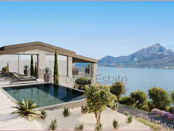 casa indipendente in vendita a Torri del Benaco