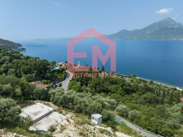 casa indipendente in vendita a Torri del Benaco in zona Pai