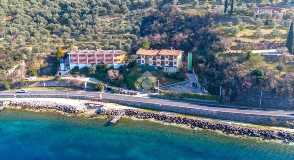 appartamento in vendita a Torri del Benaco in zona Pai