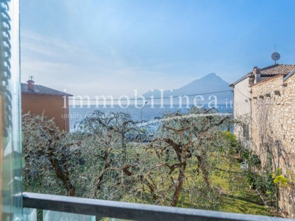 appartamento in vendita a Torri del Benaco in zona Pai