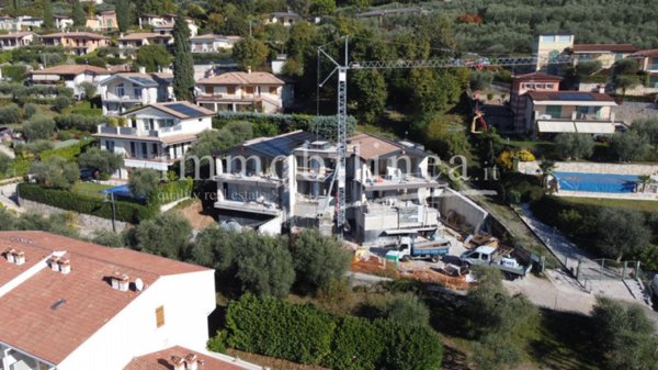 appartamento in vendita a Torri del Benaco in zona Albisano