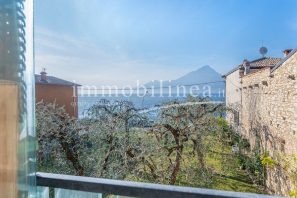 appartamento in vendita a Torri del Benaco in zona Pai