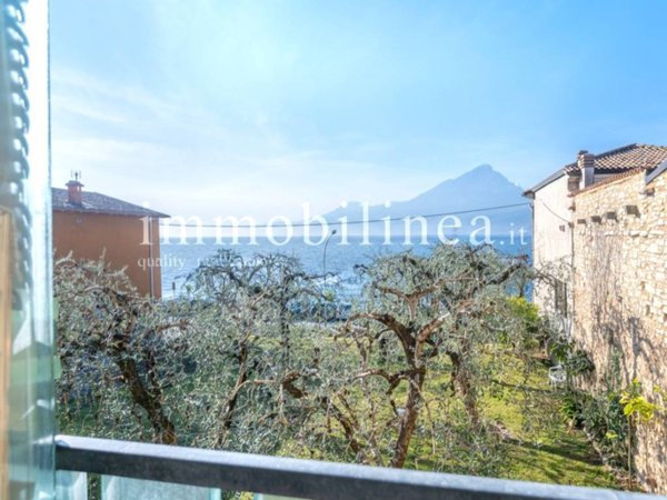 appartamento in vendita a Torri del Benaco in zona Pai