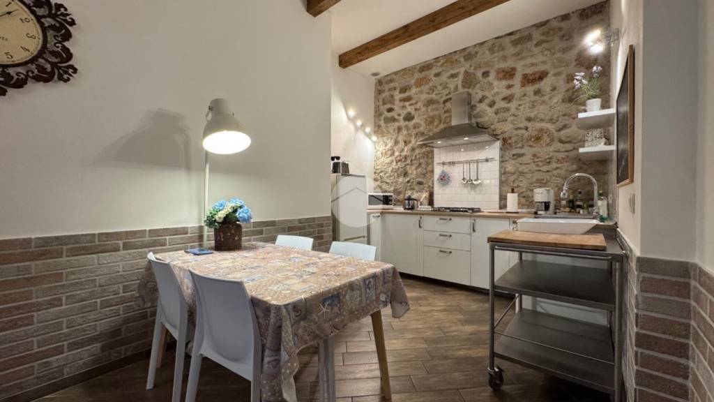 appartamento in vendita a Torri del Benaco