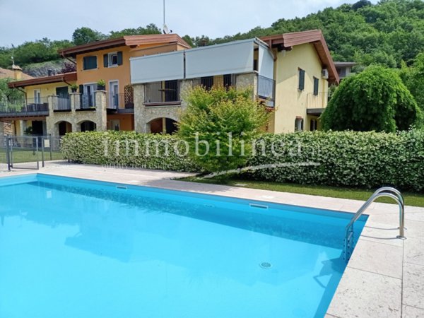 appartamento in vendita a Torri del Benaco in zona Albisano