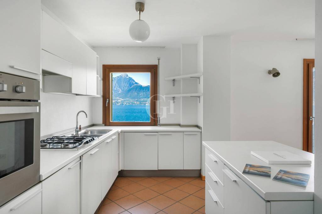 appartamento in vendita a Torri del Benaco