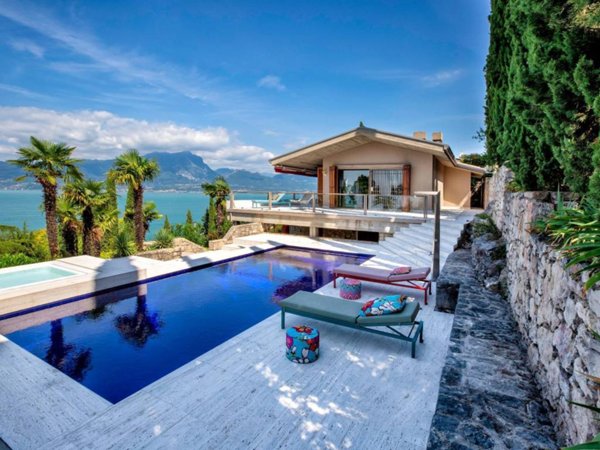 casa indipendente in vendita a Torri del Benaco