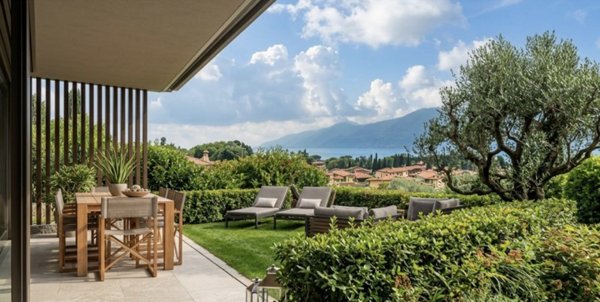 casa indipendente in vendita a Torri del Benaco