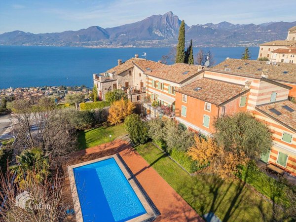 appartamento in vendita a Torri del Benaco in zona Albisano