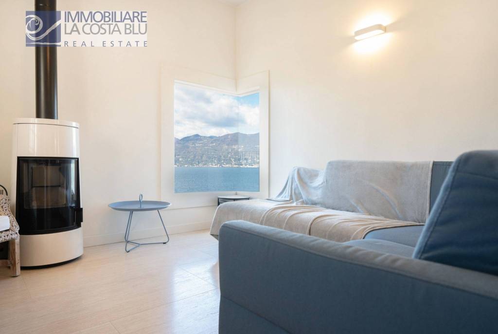 casa indipendente in vendita a Torri del Benaco in zona Pai