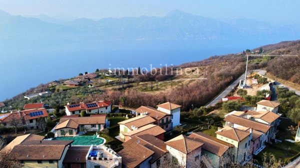 appartamento in vendita a Torri del Benaco in zona Albisano