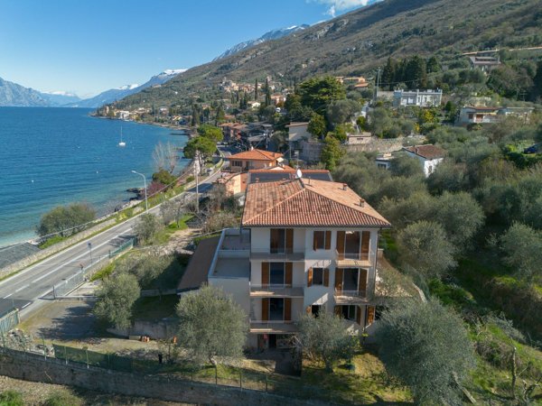 appartamento in vendita a Torri del Benaco in zona Pai