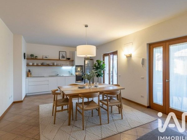 appartamento in vendita a Torri del Benaco in zona Albisano