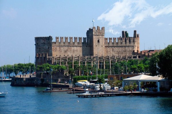 negozio in vendita a Torri del Benaco