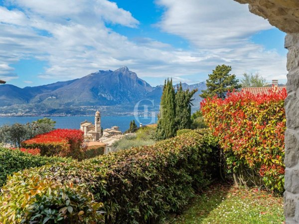 appartamento in vendita a Torri del Benaco in zona Albisano
