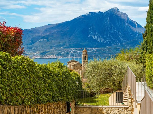 appartamento in vendita a Torri del Benaco in zona Albisano