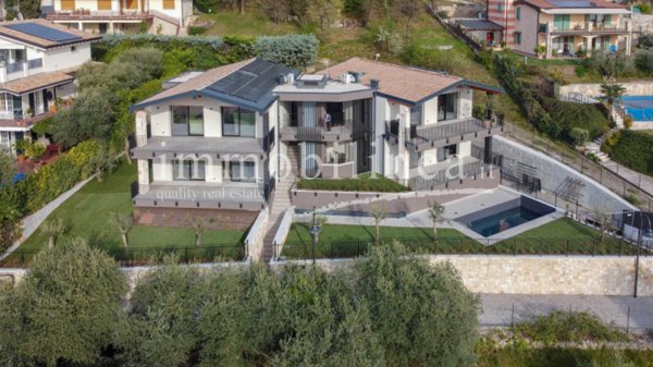 appartamento in vendita a Torri del Benaco in zona Albisano