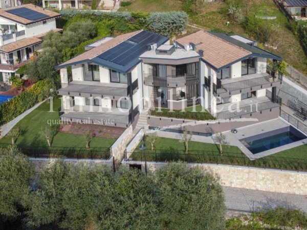 appartamento in vendita a Torri del Benaco in zona Albisano