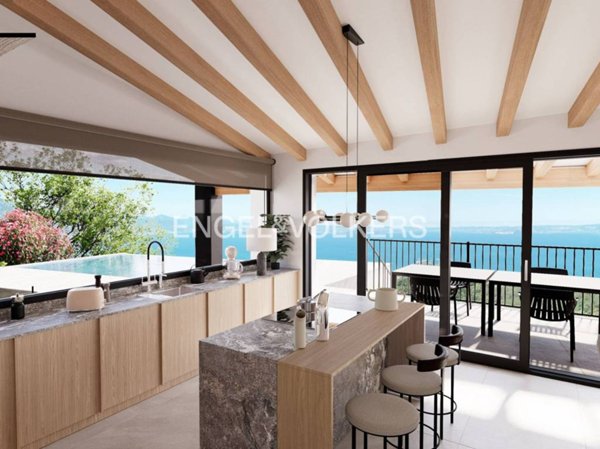 casa indipendente in vendita a Torri del Benaco