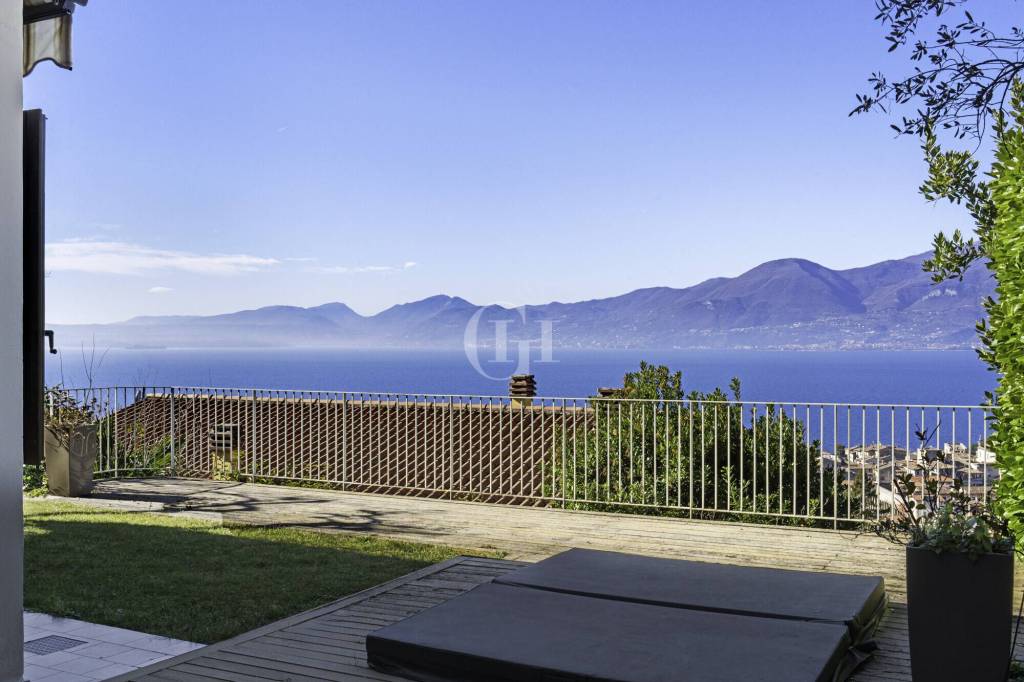 appartamento in vendita a Torri del Benaco