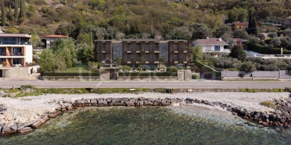 appartamento in vendita a Torri del Benaco