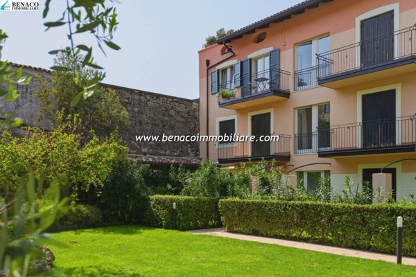 appartamento in vendita a Torri del Benaco in zona Albisano