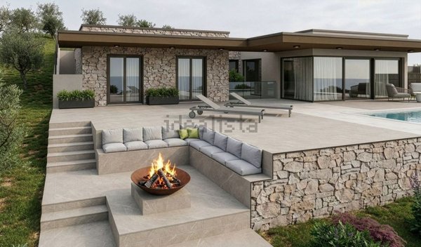 casa indipendente in vendita a Torri del Benaco