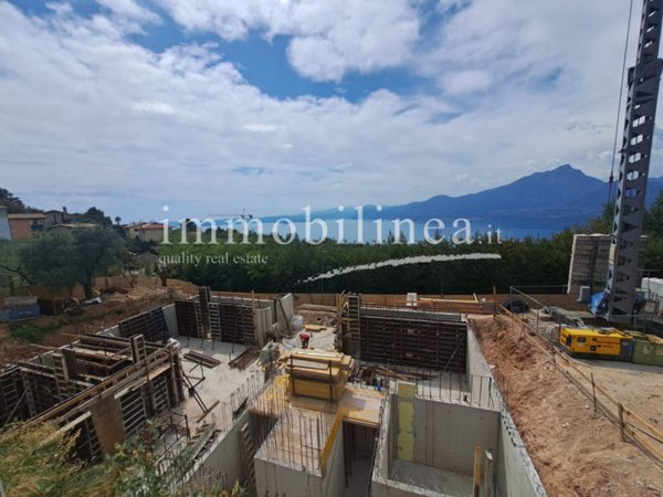 appartamento in vendita a Torri del Benaco in zona Albisano