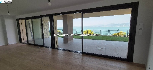 appartamento in vendita a Torri del Benaco in zona Albisano