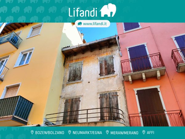 casa indipendente in vendita a Torri del Benaco