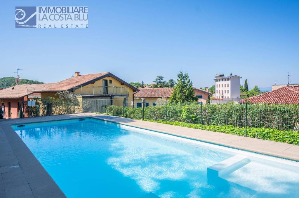 appartamento in vendita a Torri del Benaco in zona Albisano