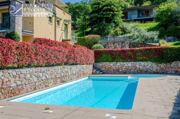 appartamento in vendita a Torri del Benaco in zona Albisano