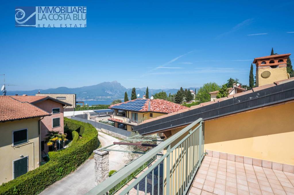 appartamento in vendita a Torri del Benaco in zona Albisano