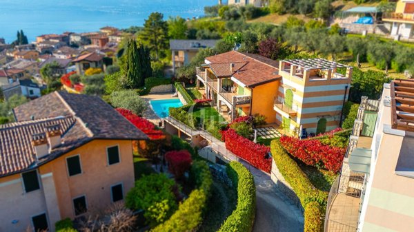 appartamento in vendita a Torri del Benaco in zona Albisano