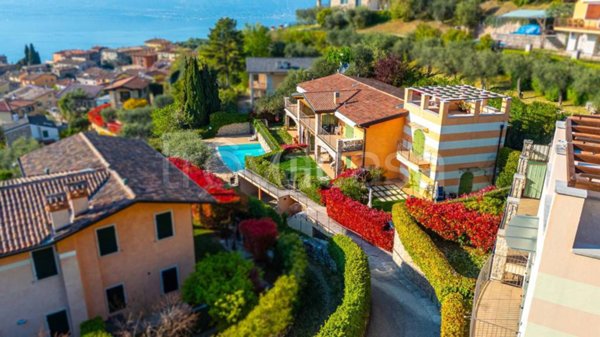 appartamento in vendita a Torri del Benaco in zona Albisano