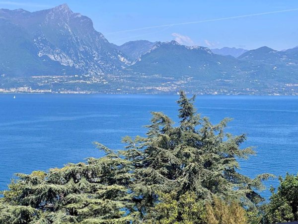 casa indipendente in vendita a Torri del Benaco in zona Albisano