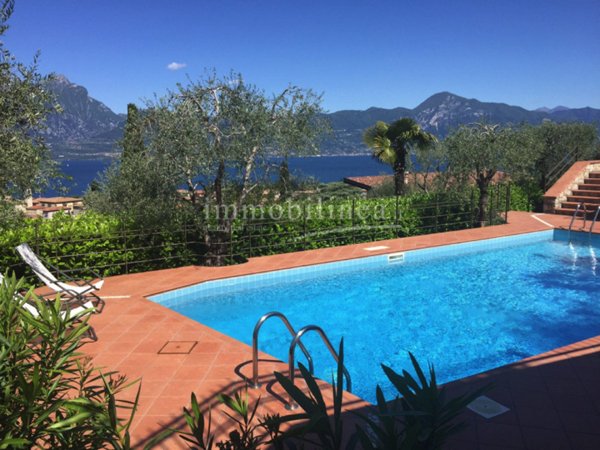 casa indipendente in vendita a Torri del Benaco in zona Albisano