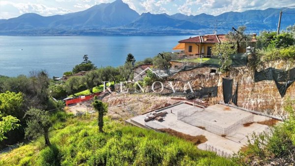 casa indipendente in vendita a Torri del Benaco in zona Albisano