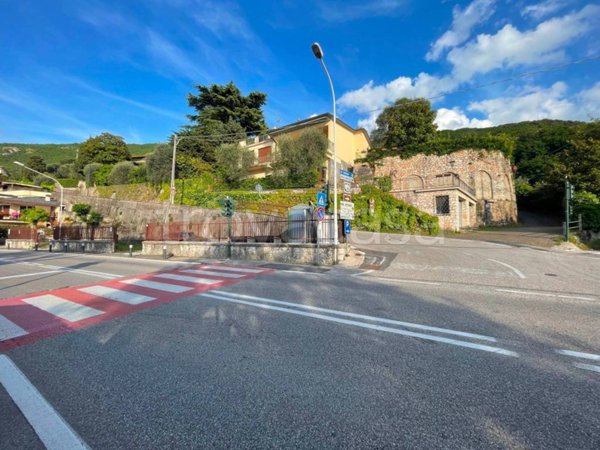 appartamento in vendita a Torri del Benaco in zona Pai