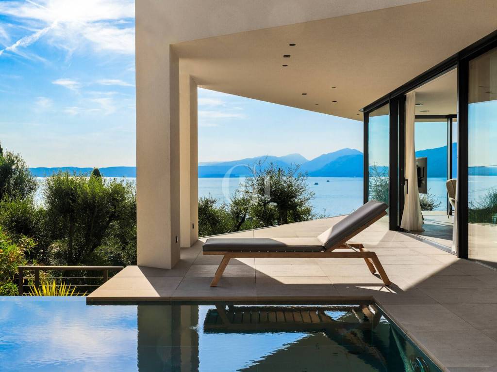 casa indipendente in vendita a Torri del Benaco in zona Albisano